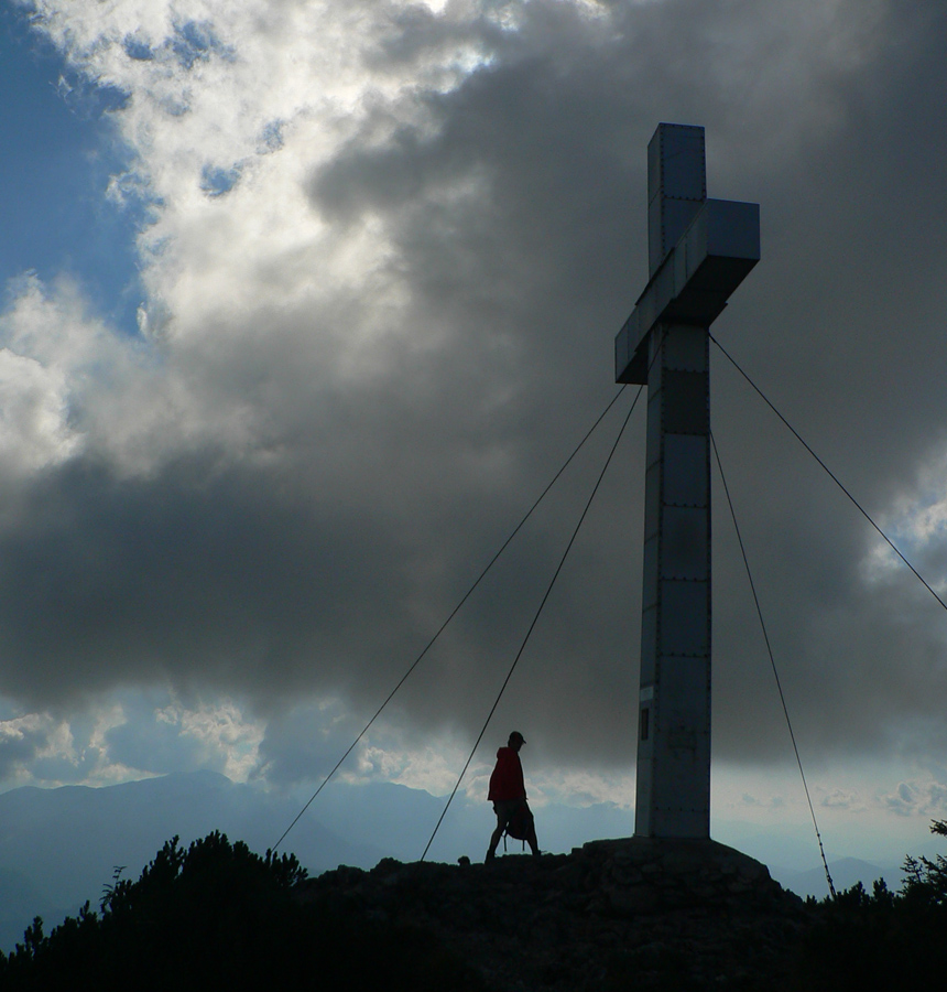 zaistene-chodniky-v-salzkammergut-berge-traunstein